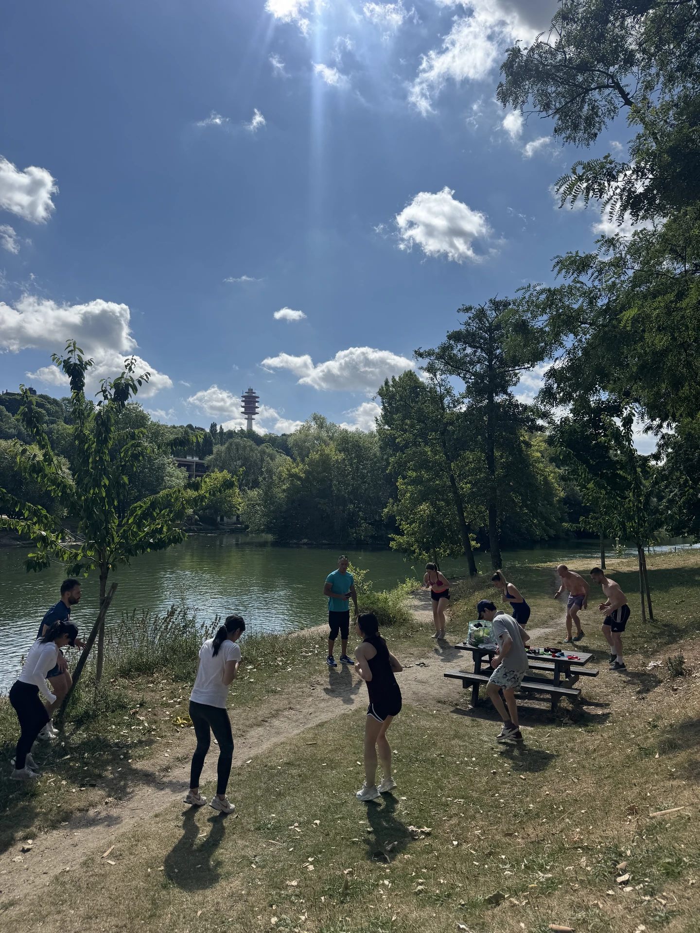 Séance de cardio outdoor avec coach certifié